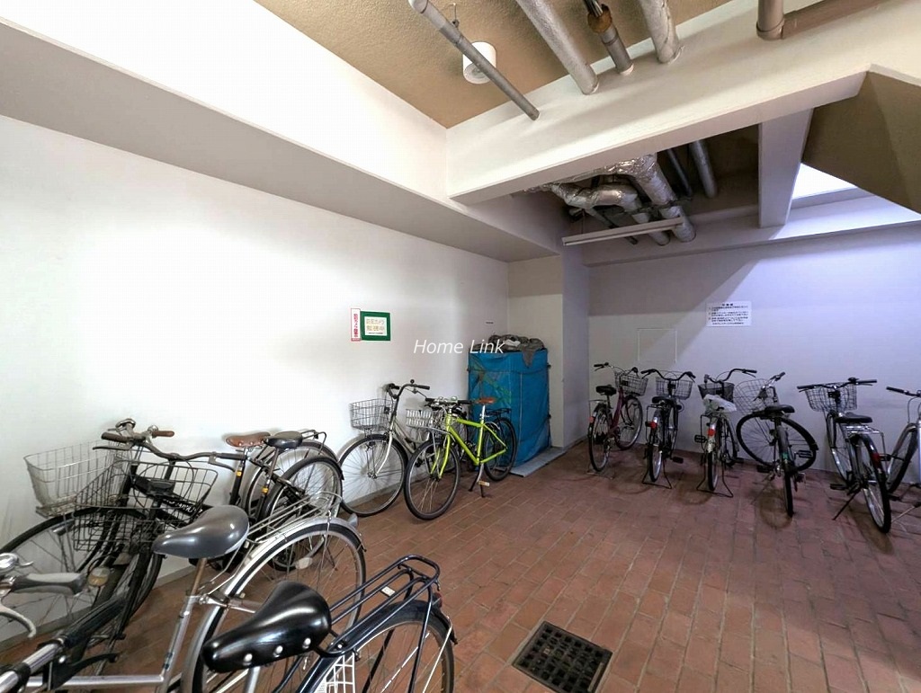 日神パレステージ大山　駐輪場
